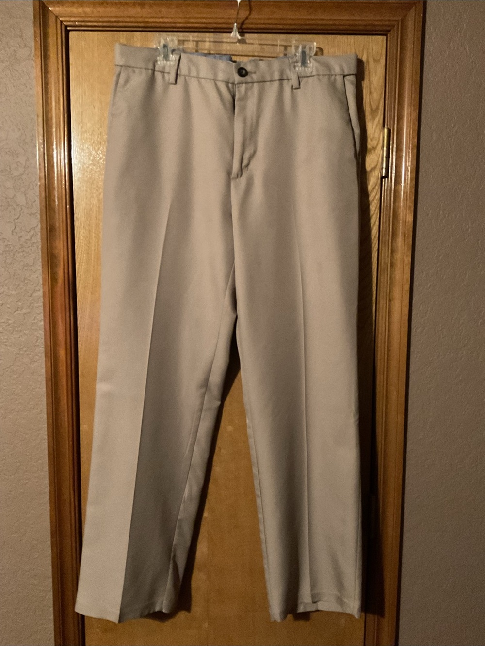 Amazon Essentials Men's Straight Dress Pants in Khaki